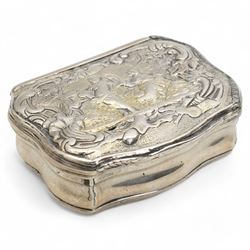 18th century Swedish silver snuff box of serpentine outline, the hinged cover with embosse...