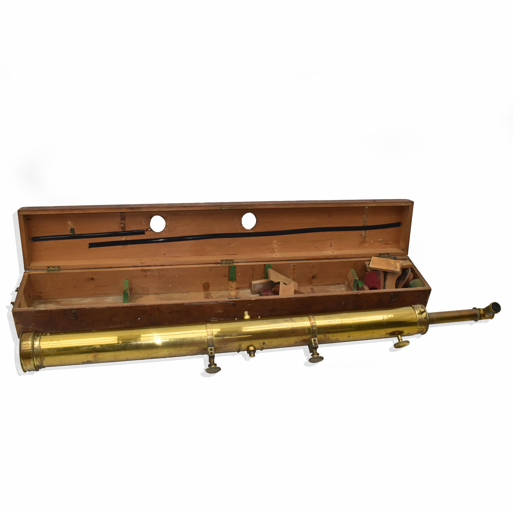 19th century brass reflecting telescope by Dring & Fage, London, the cylinder with inter-changable eyepieces and mounted with sighting scope, contained within wooden box, cylinder diameter 4.5in, length (without lens) 52in 