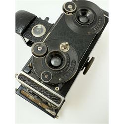 Early 20th century Rietzschel Kosmo-Clack stereo camera, with Rietzschel Doppel Anastigmat F:6.8 F=65mm lenses, serial nos. 91128 / 91127