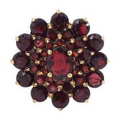 9ct gold large garnet cluster ring, hallmarked