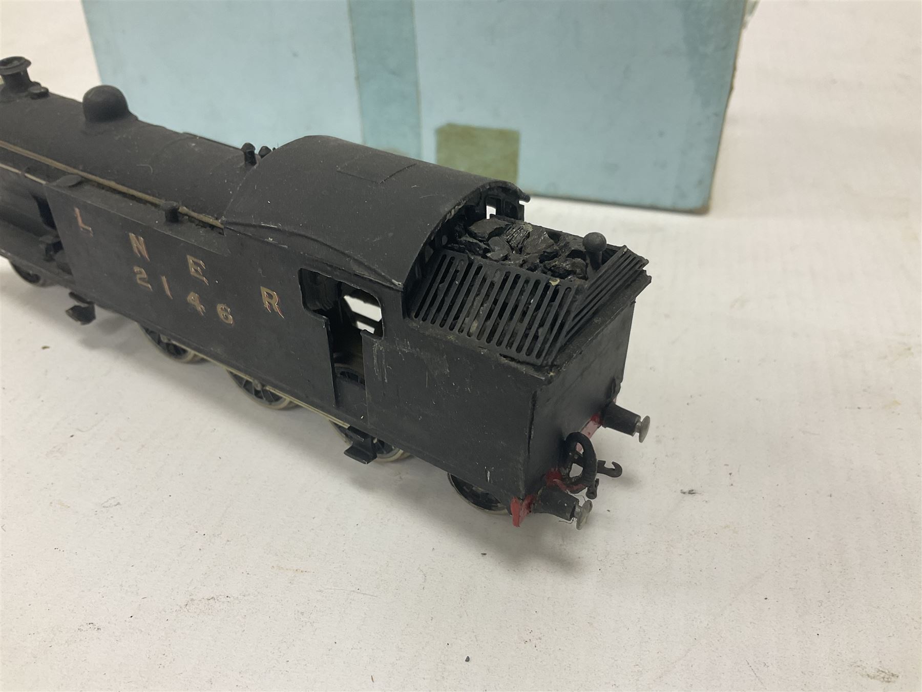 ‘00’ gauge - kit built NER/LNER H1 Class 4-4-4T steam locomotive no.2161 finished in LNER black with DJH Models box; together with a further kit built 4-4-2T steam locomotive no.2146 finished in LNER black (2)