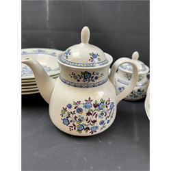 Royal Doulton Plymouth pattern, part tea and dinner service, including teapot, milk jug, covered sucrier, six dinner plates 