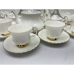 Royal Albert Val D'or pattern tea service for six, comprising teapot, milk jug, sucrier, six teacups and saucers, tea plates, side plates, dessert plates, etc (33)