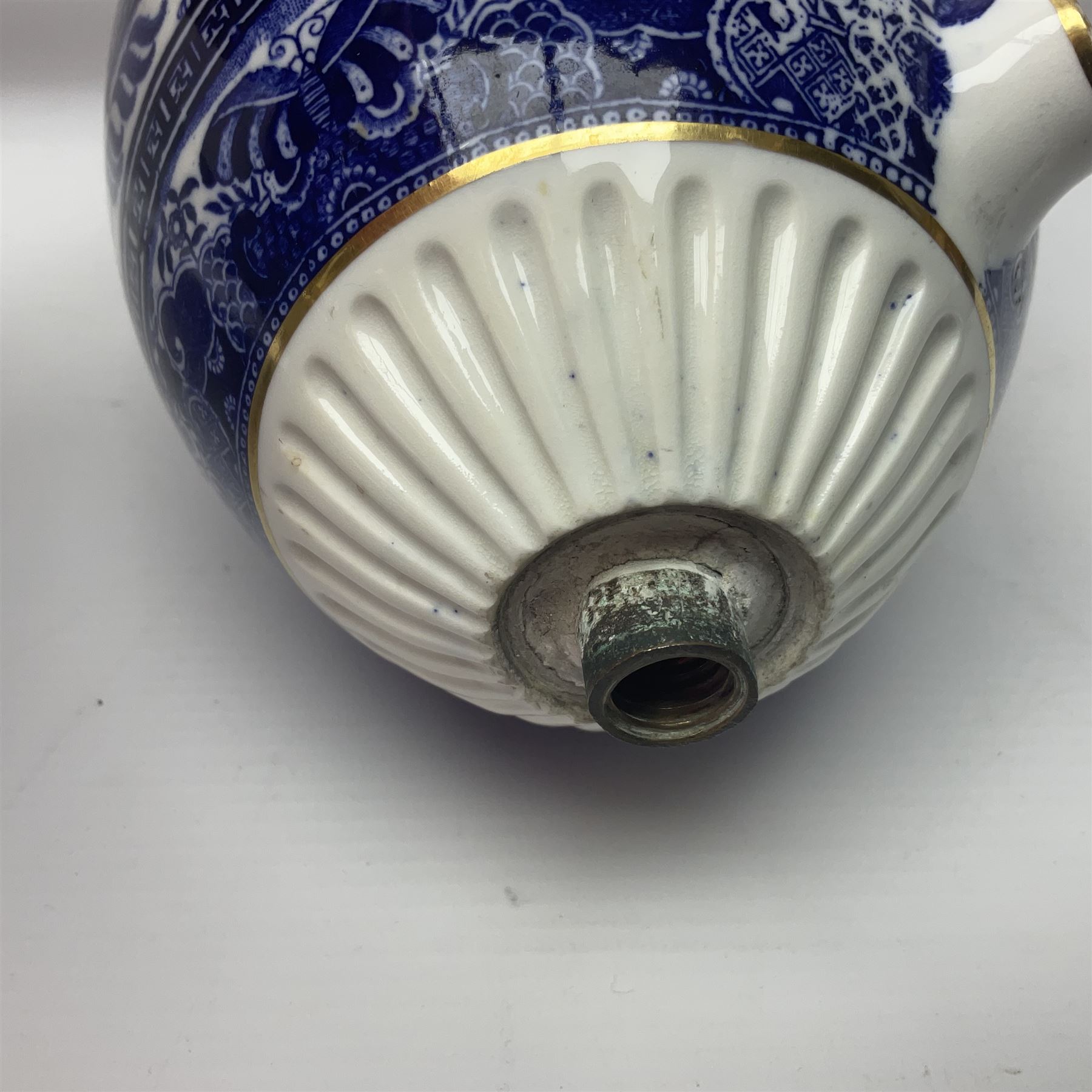 19th century Copeland blue and white printed willow pattern lazy susan,  the circular revolving tray fitted with a two handled coffee urn, D45cm