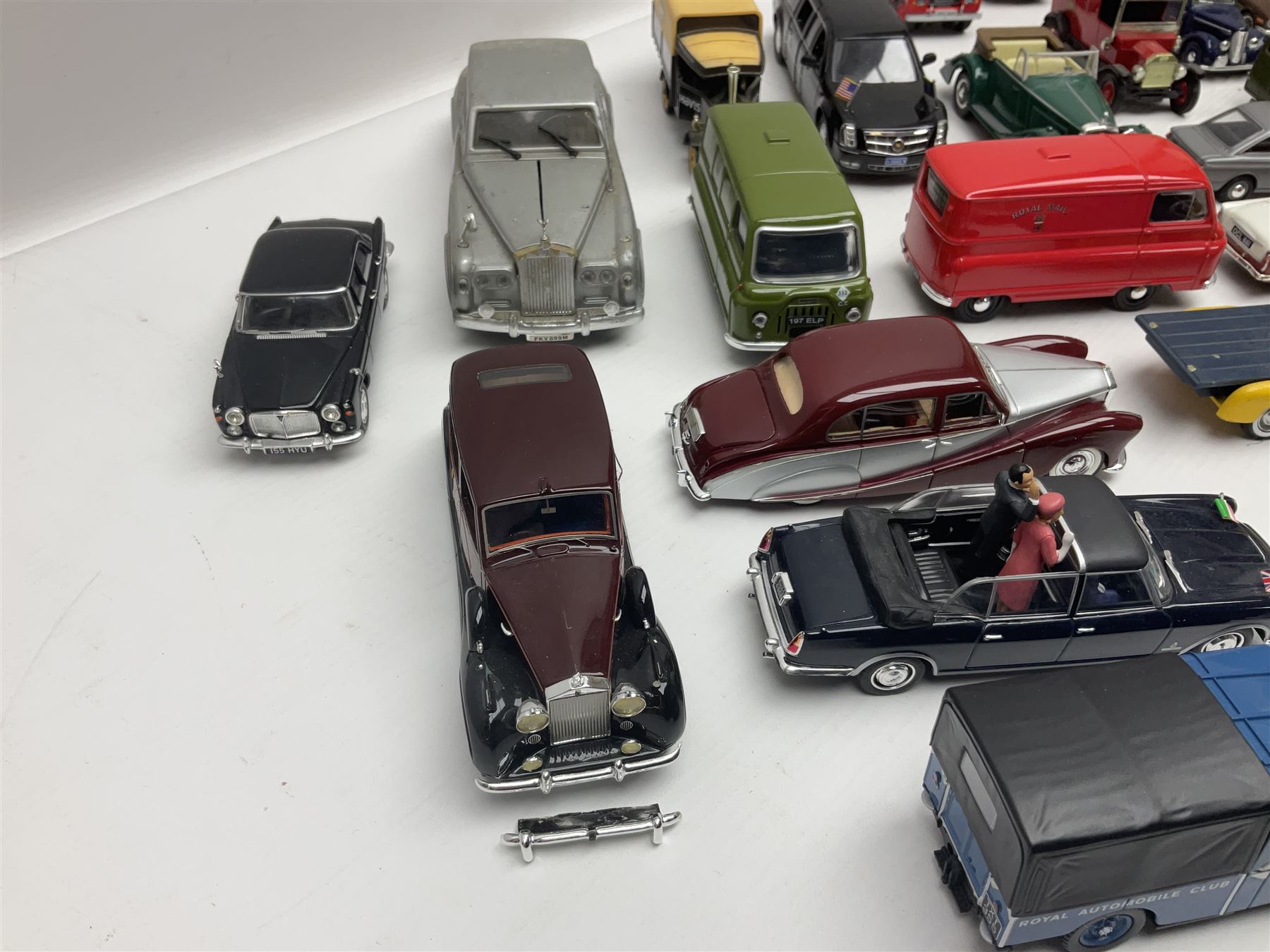 Over forty modern die-cast models by Corgi, Vanguards, Vitesse, Solido, Oxford, Polistil, Brumm, Schuco, Starline, etc; various scales; all unboxed