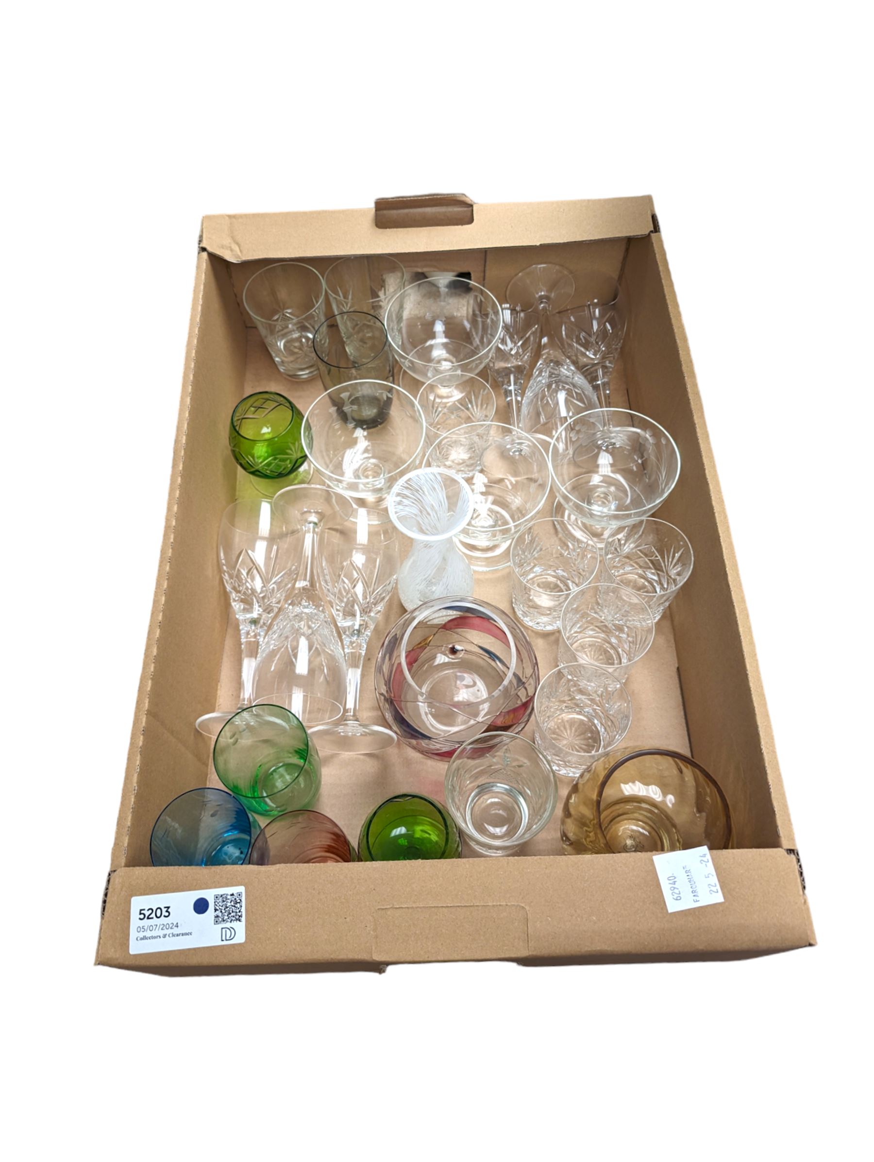 Collection of glassware, to include coloured drinking glasses, Caithness vase, etc