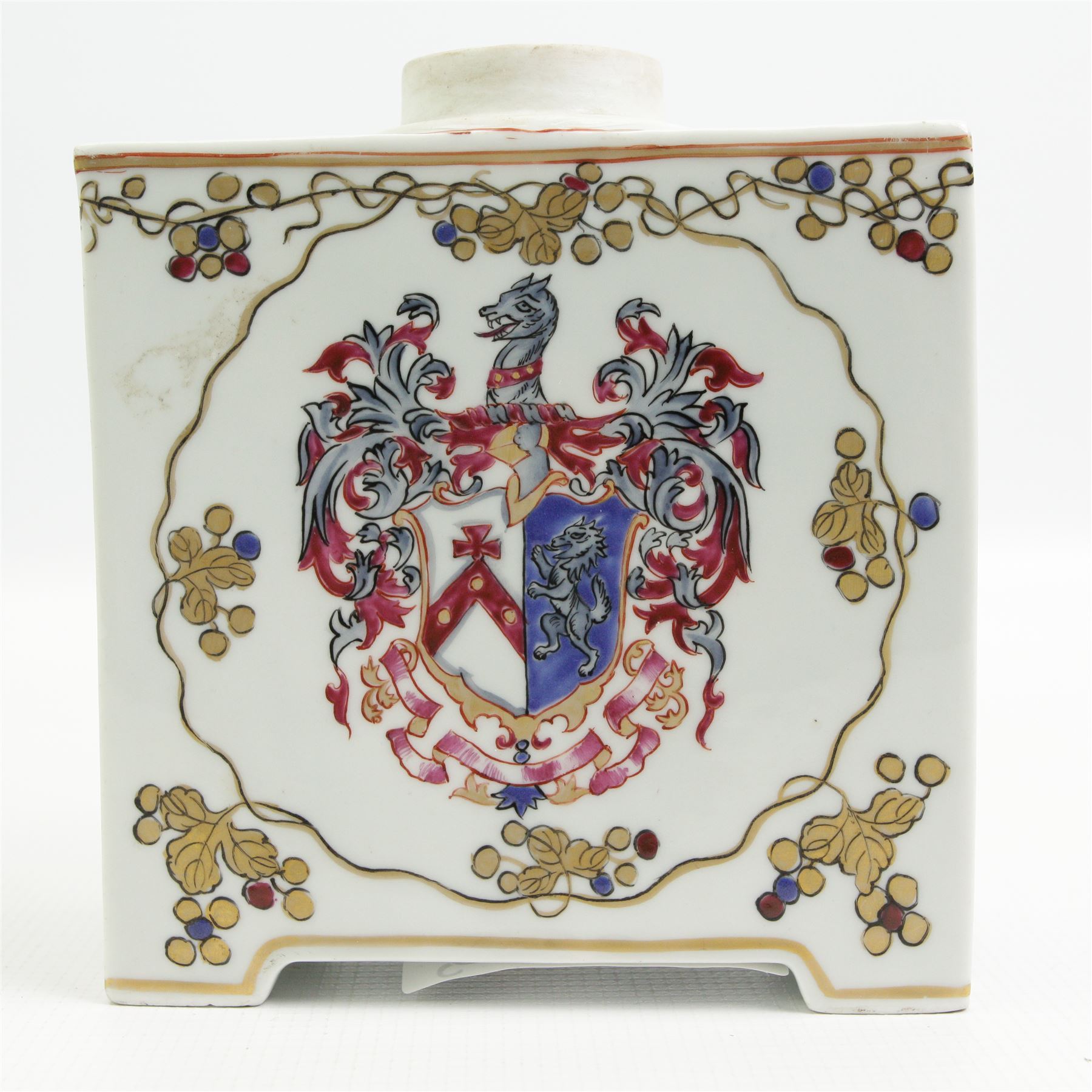 Large Samson Chinese armorial style tea caddy, of rectangular form and raised on bracket feet, H15cm, together with a small Chinese export armorial tea caddy, of moulded form, H12cm (2)