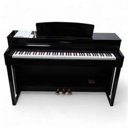 Yamaha - 'Clavinova' electric piano in black lacquered case, model number 'CLP-440' 