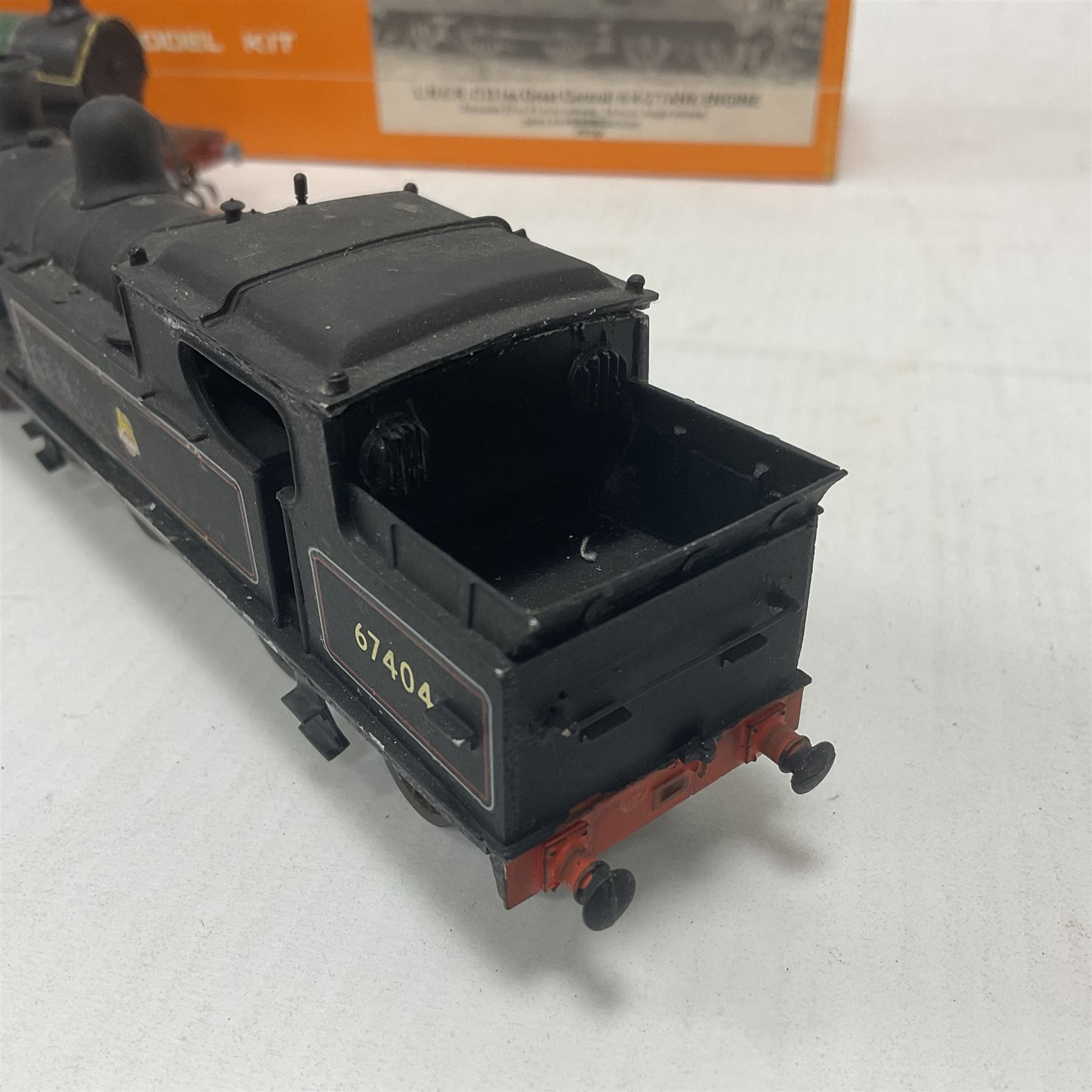 ‘00’ gauge - two kit built steam locomotives comprising NC 118 Nu-Cast LNER C13 (ex Great Central) 4-4-2 Tank locomotive no.67404 in BR black with original box; together with similar Great Central 4-4-2 Tank locomotive in green (2) 