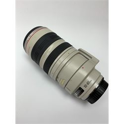 Canon camera lens 'Canon Zoom Lens EF 100-400mm 1:4.5-5.6 L IS Ultrasonic' 