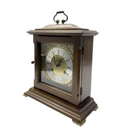 20th oak cased mantle clock, German spring driven movement striking the hours on three gong rods.