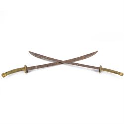 Pair of niuweidao fighting swords, curved single edge blade, with brass pommel, L94cm