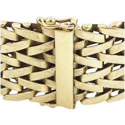 9ct gold chevron link bracelet, Birmingham 1974