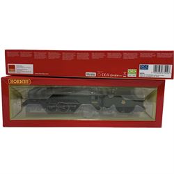 Hornby '00' gauge locomotive R3830 Early BR Thompson Class A2/2 4-6-2 Cock O' North no. 60501, boxed 