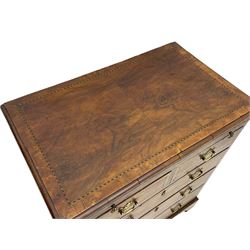 Small Georgian design walnut chest, moulded rectangular top with book-matched veneer enclosed by checkered stringing and crossbanding, brushing slide over two short and three long drawer, on bracket feet