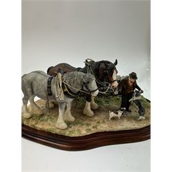 Border Fine Arts Homeward Bound, model No. B1029 by Anne Wall, on wood base, H17cm