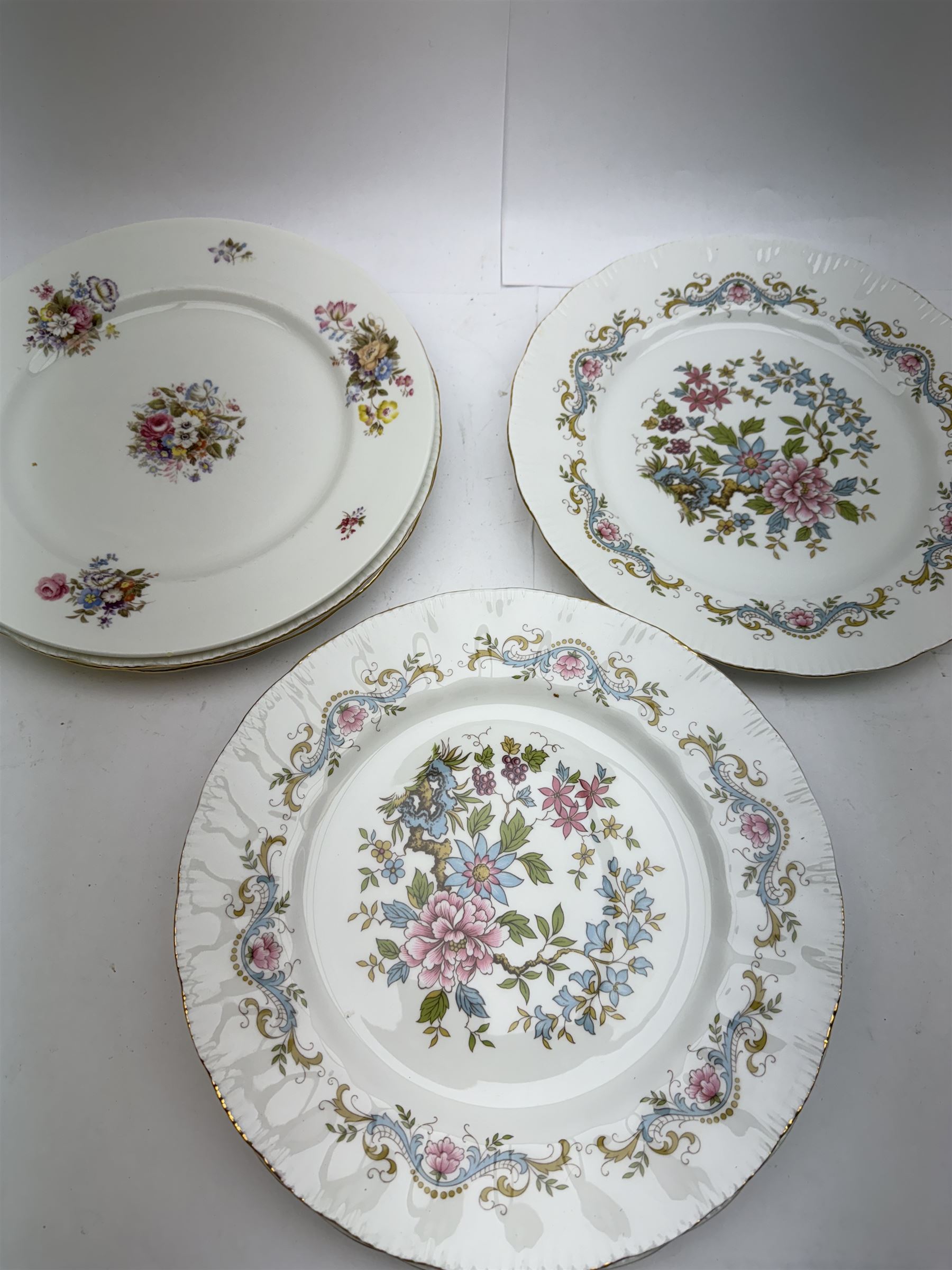 Royal Staffordshire Mandarin pattern tea and dinner wares, including six dinner plates, six side plates, serven twin handled bowls, covered dish etc 