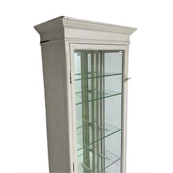 Edwardian white painted display case, single glazed door enclosing five glass shelves, mirror back to interior