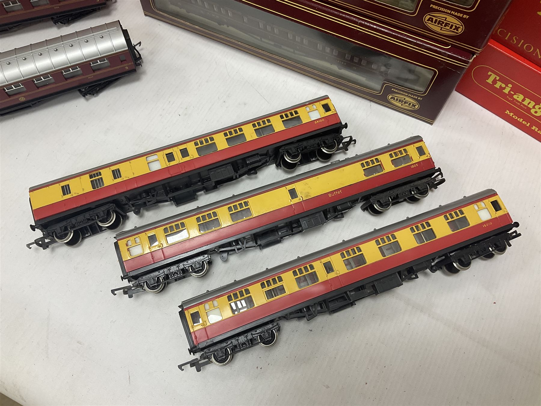 Various makers ‘00’ gauge - twenty three passenger coaches to include buffet cars, sleeping cars, utility van, Pullman coaches etc; mostly Hornby/Tri-Ang boxed (23) 