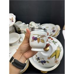 Royal Worcester Evesham pattern part tea and dinner service, including teapot, eight dinner plates, eight side plates etc 