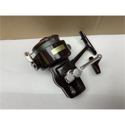 Daiwa 7700A fishing real, together with ice skate blades, pen nibs and other collectables 