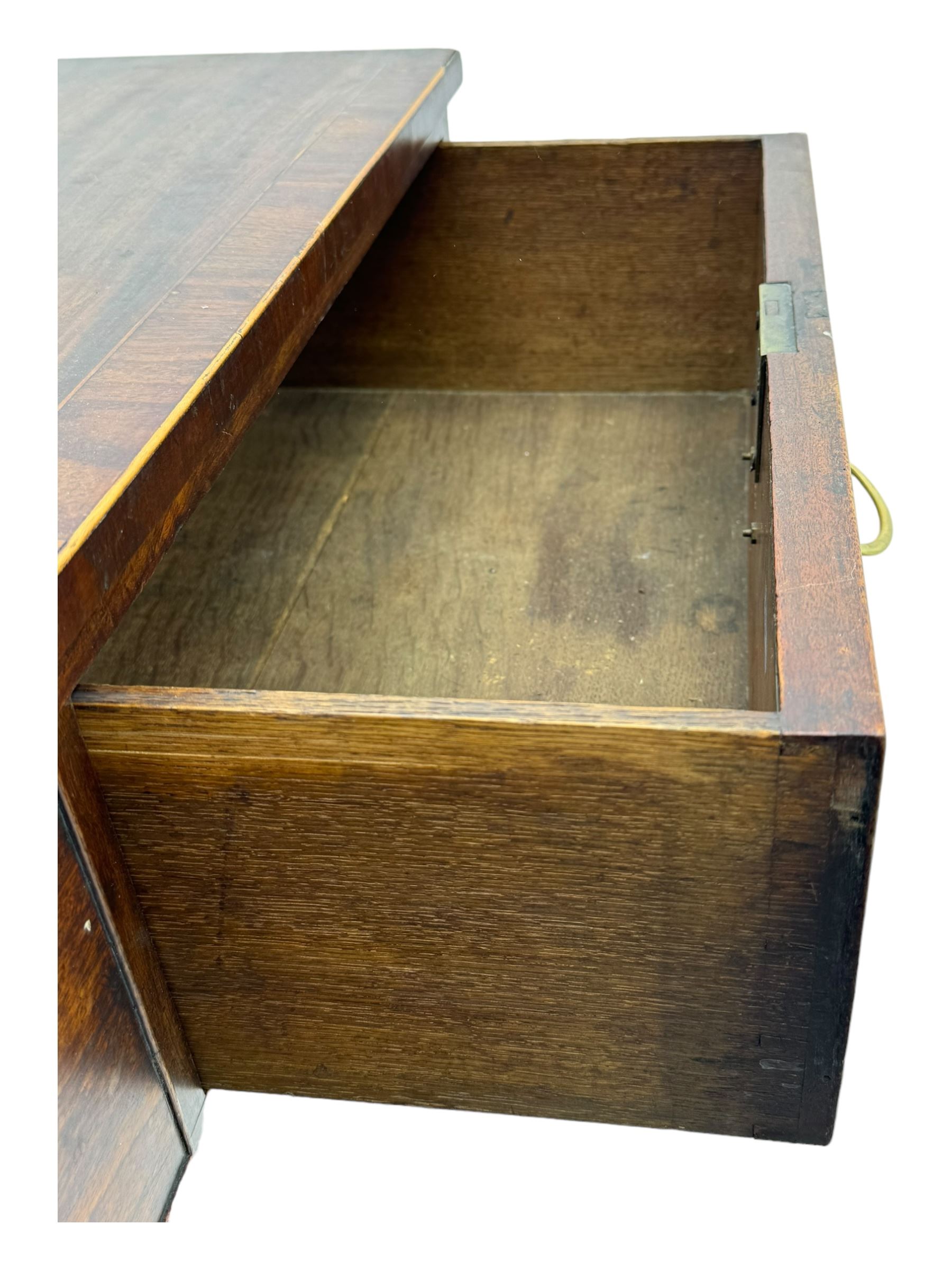 George III mahogany chest, rectangular cross banded top above two short and three long graduating cockbeaded drawers, shaped apron with splayed bracket feet