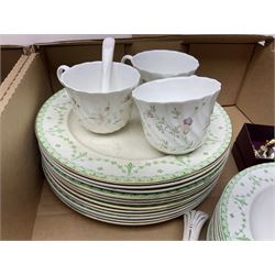 Collection of tea and dinnerwares to include Wedgwood Campion, etc in five boxes 