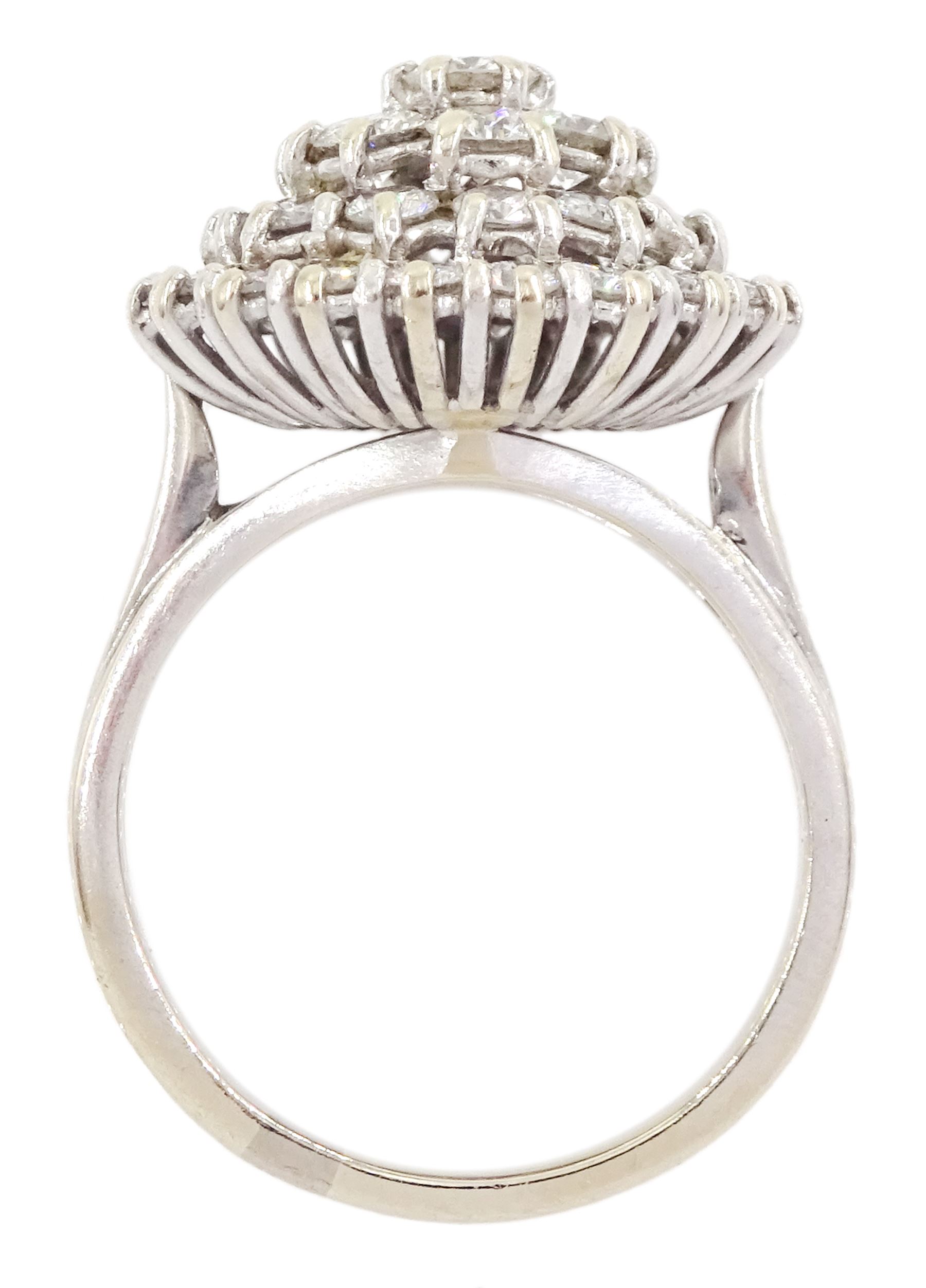 18ct white gold round brilliant cut diamond cluster ring, total diamond weight approx 2.90 carat