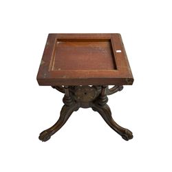 Victorian figured walnut loo table, oval moulded top with quarter matched veneers, on quadruple turned pillar base, acanthus carved splayed supports with scrolled terminals