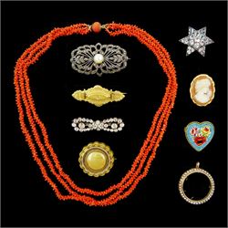 Early 20th century fancy coral bead necklace, with 8ct gold coral clasp, gold seed pearl p...