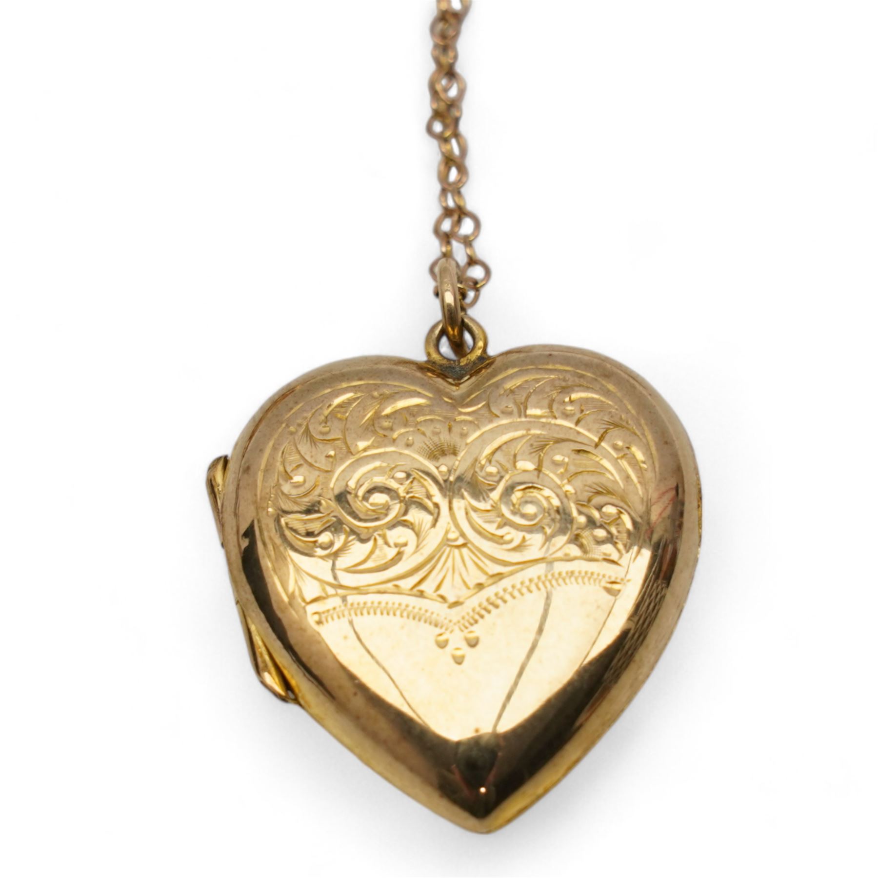 Gold cameo brooch, gate bracelet and chain, all 9ct, 15ct gold and platinum bar brooch and a gold-plated heart locket pendant