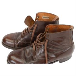 Musto leather shooting boots, size 9, together with size 8.5 leather shooting boots and six gun slips 