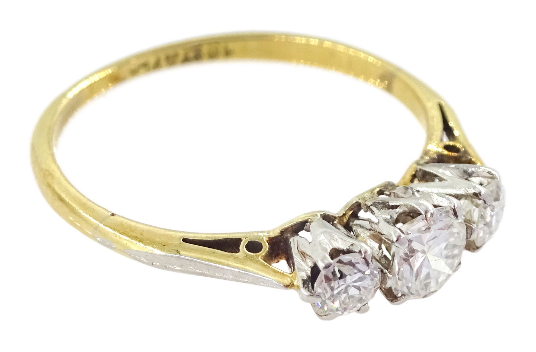 Early - mid 20th century three stone old cut and transitional cut diamond ring, stamped 18ct Plat, total diamond weight approx 0.45 carat