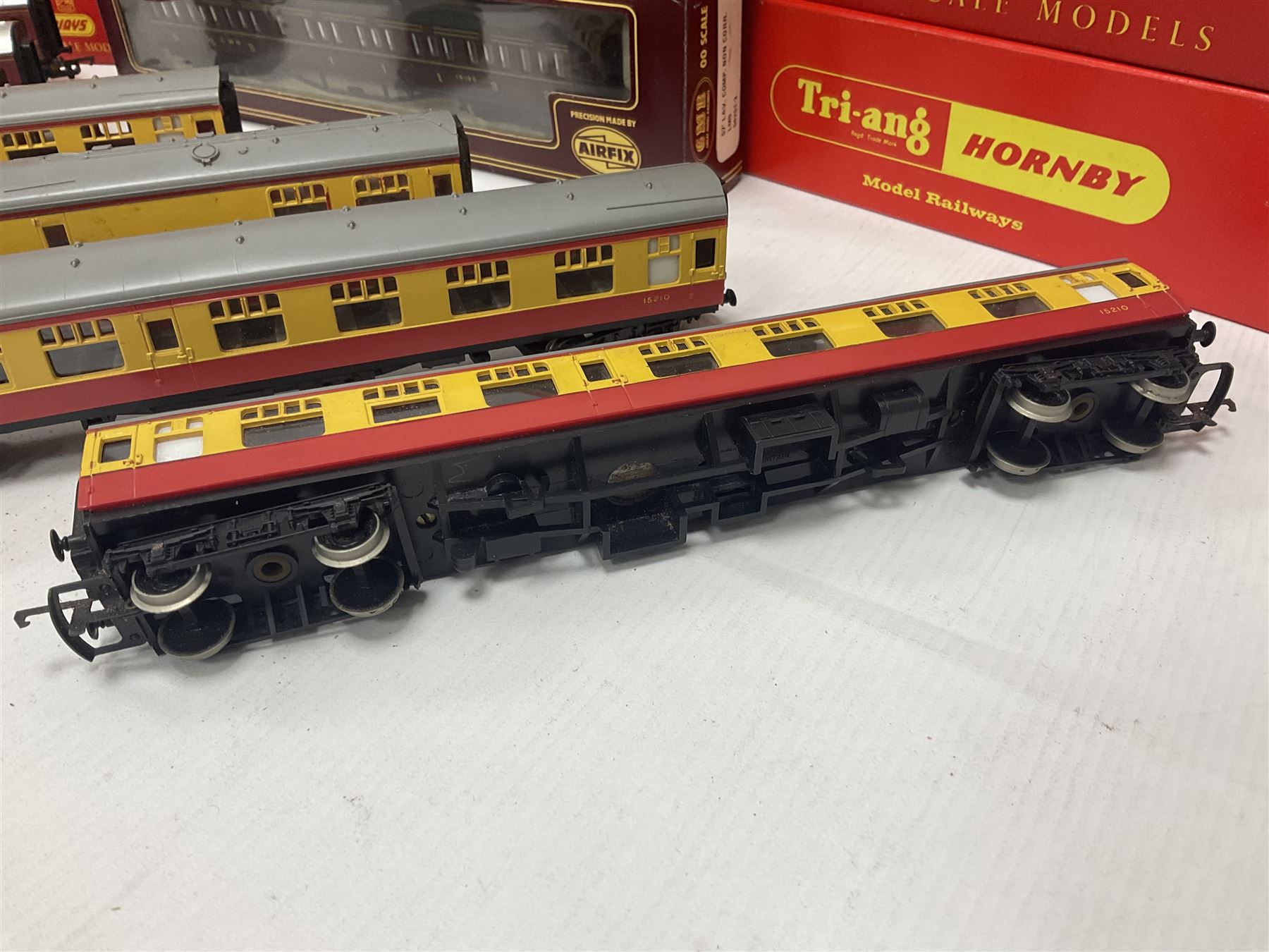 Various makers ‘00’ gauge - twenty three passenger coaches to include buffet cars, sleeping cars, utility van, Pullman coaches etc; mostly Hornby/Tri-Ang boxed (23) 