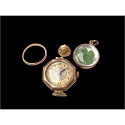 9ct gold jewellery, including gold cased wristwatch, wedding band single stud and glazed f...