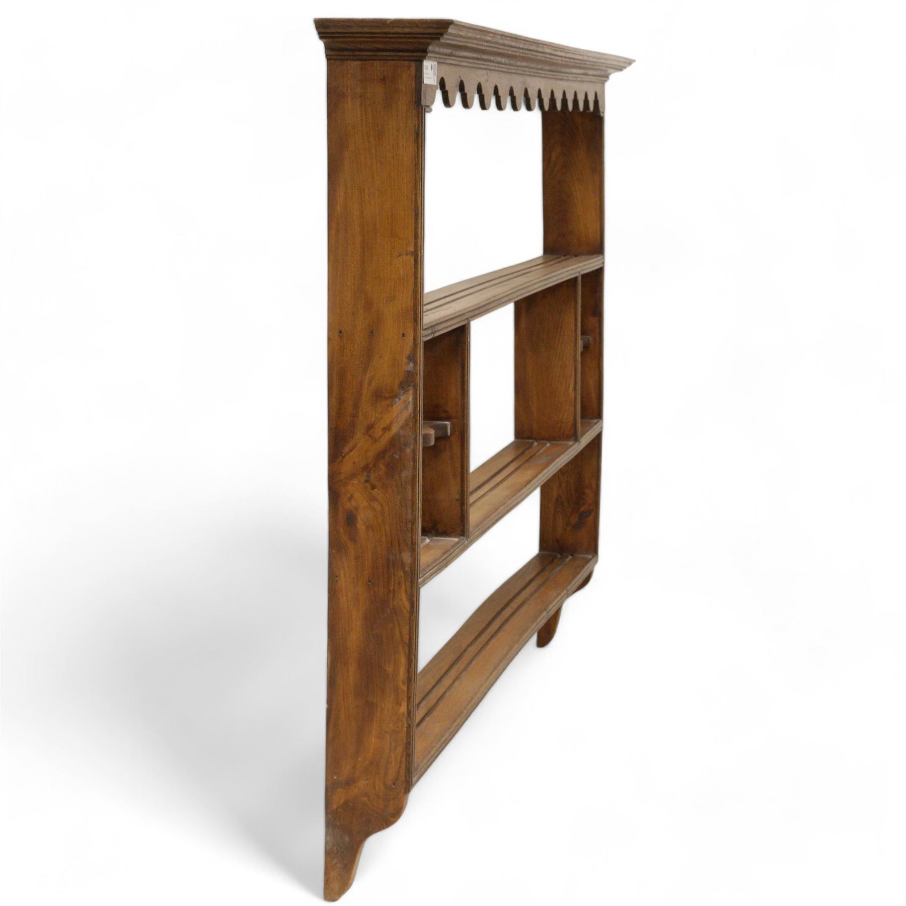 Georgian design elm plate rack, projecting moulded cornice over three tiers, moulded frame 