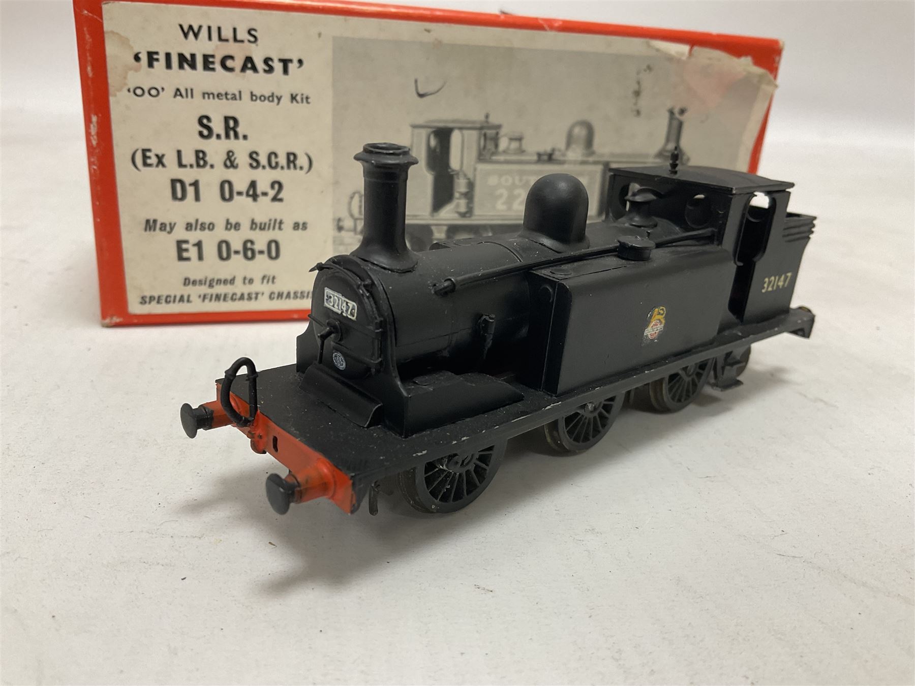 ‘00’ gauge - two kit built steam locomotives comprising Class E 4-4-0 no.31587 with tender in BR black, with South Eastern Finecast box; Class E1 Black Tanks 0-6-0T no.32147 in BR black, with Wills Finecast Box (2) 