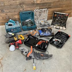 Various building tools to include, DeWalt reciprocating saw, Bosch planer, Titan SDS drill, Black & Decker drills, Evolution 110V saw, fitted tool case, Dremel and other tools