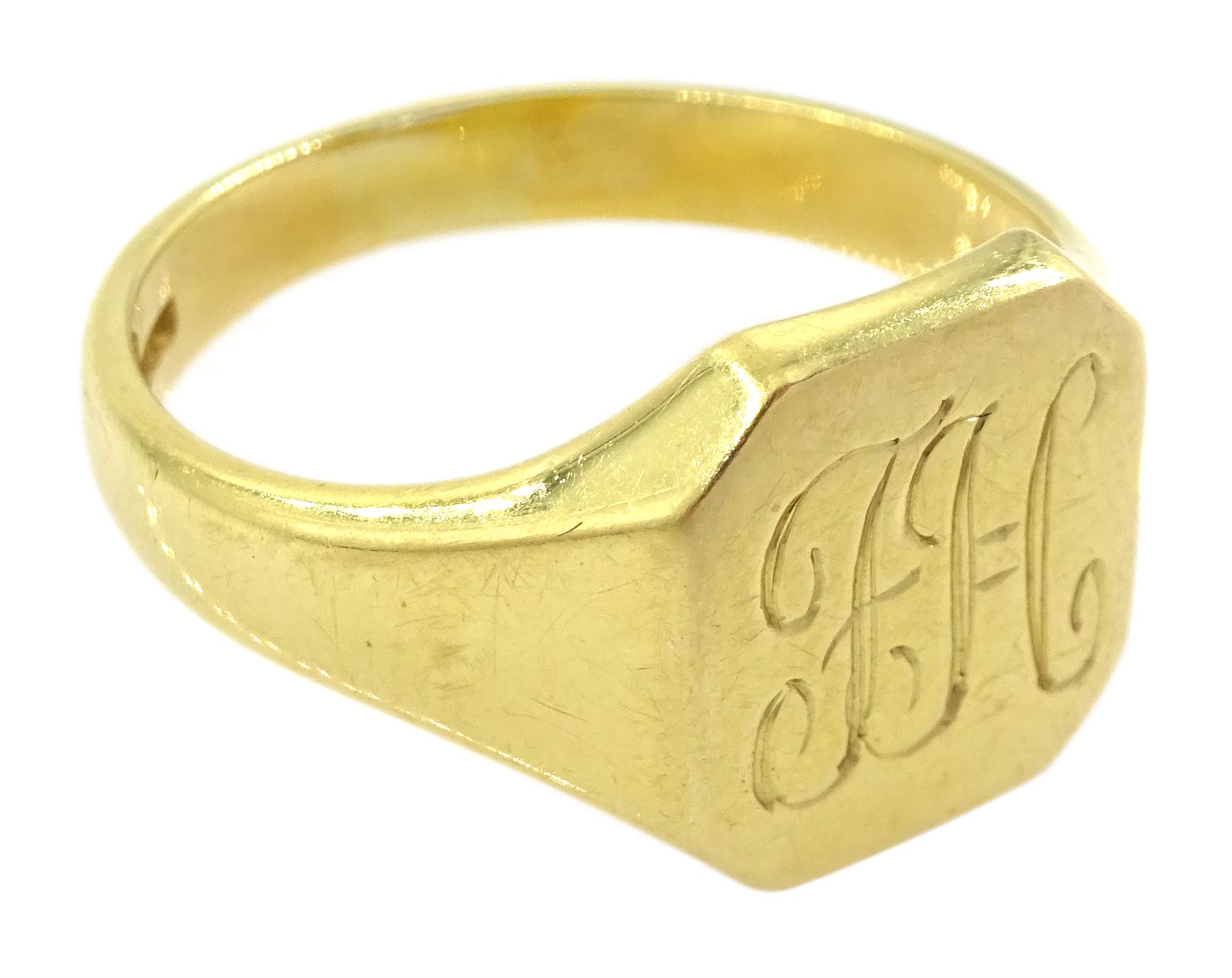 18ct gold signet ring, with engraved initials FH, Birmingham 1997