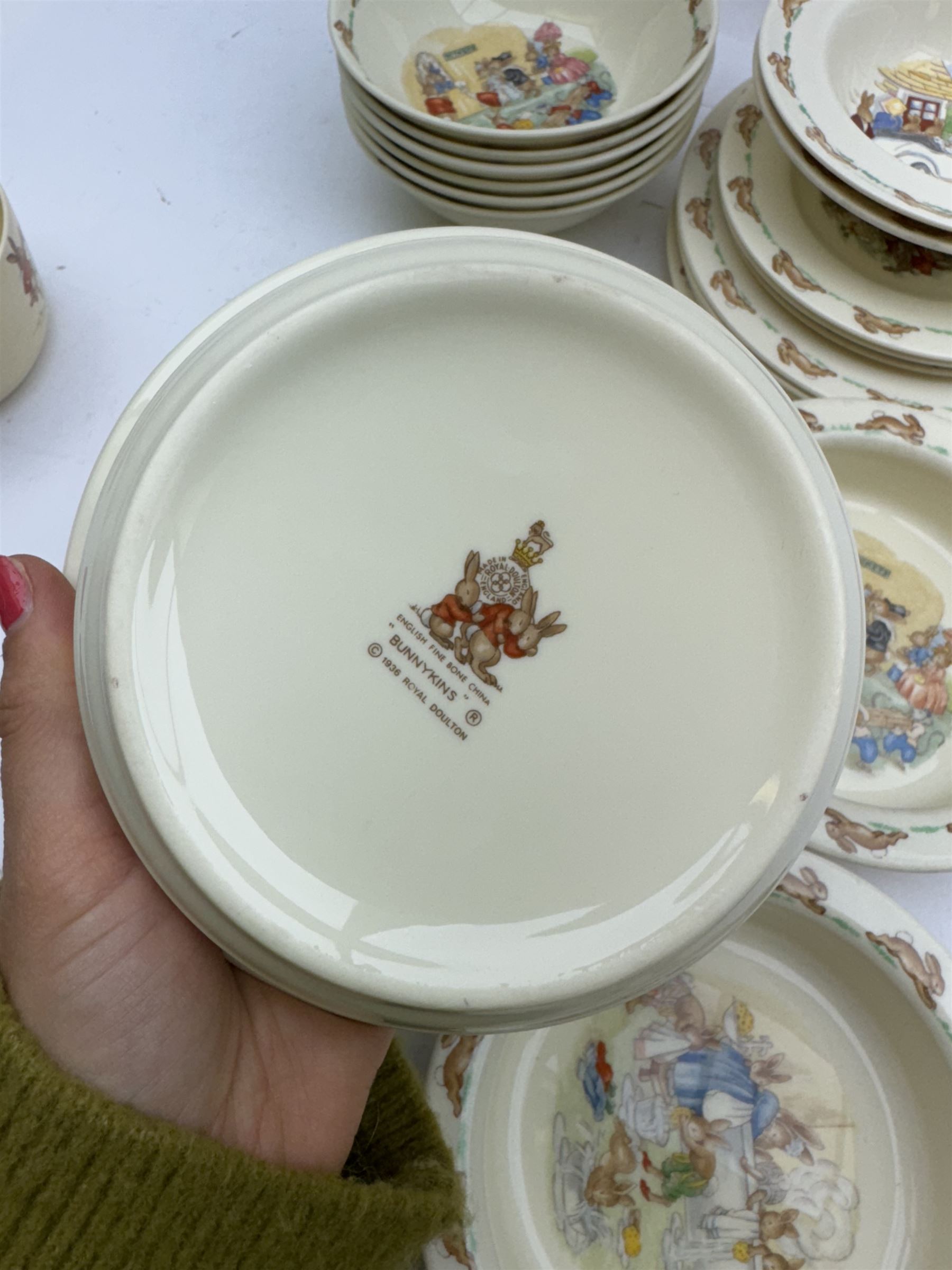 Royal Doulton bunny dinner wares, including four baby bowls, plates of various sizes, bowls etc 