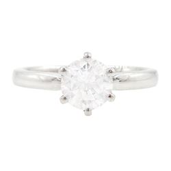 Platinum single stone round brilliant cut diamond ring, hallmarked, diamond approx 1.00 carat