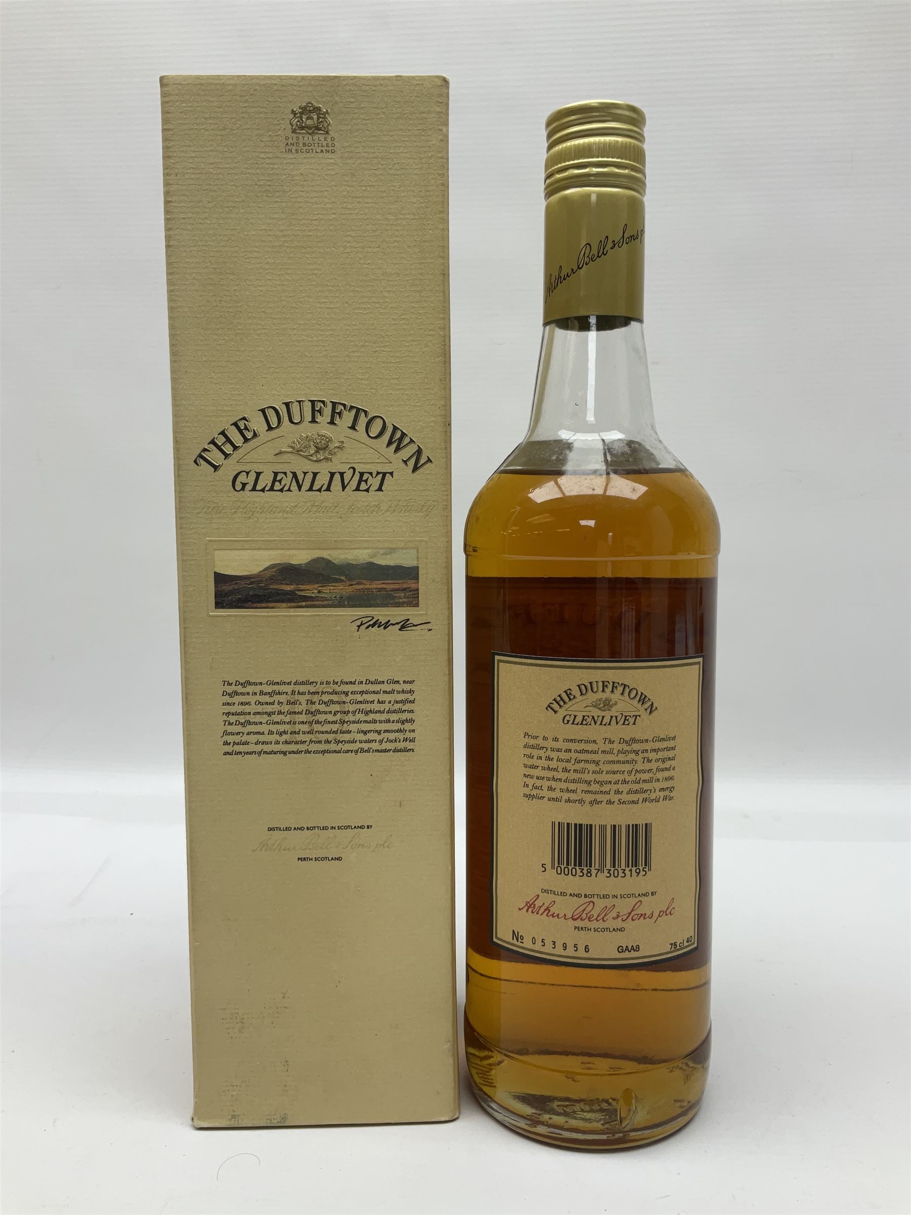 Glenlivet, 10 year old, The Dufftown single malt Scotch whisky, 70cl, 40%, in box