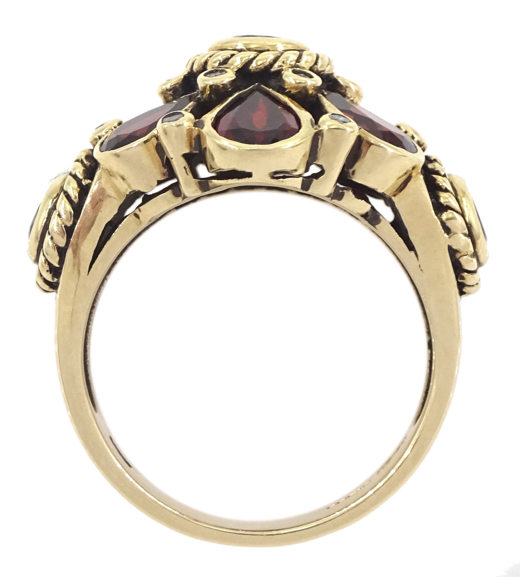 9ct gold garnet and diamond flower head cluster ring, Birmingham 2002 