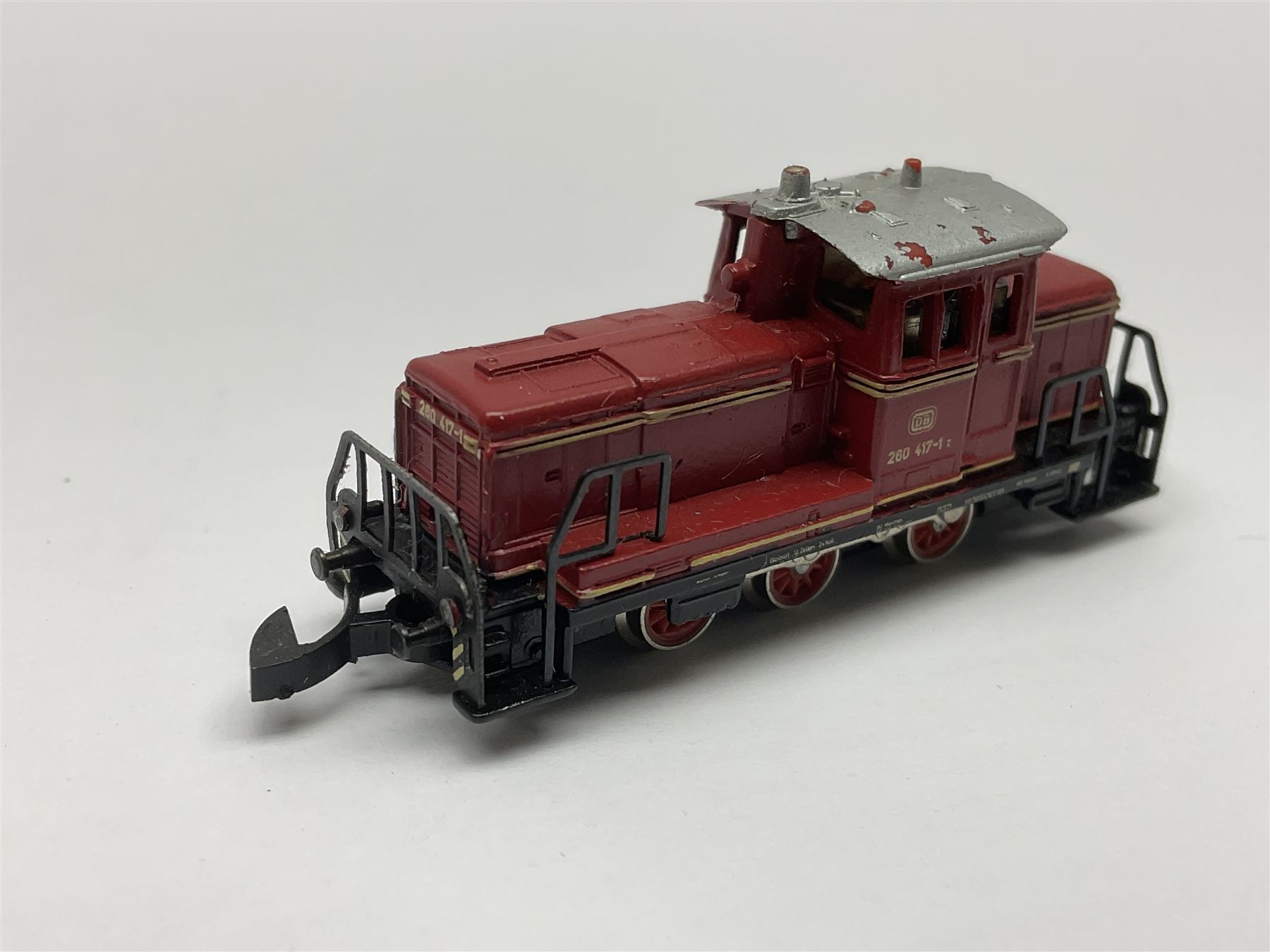 Marklin mini-club 'Z' gauge - three locomotives nos.8606, 8609