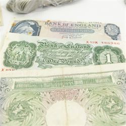 Mostly Great British coins and banknotes, including approximately 38 grams of pre 1920 and approximately 400 grams of Great British pre 1947 silver coins, pre decimal pennies, Bank of England O'Brien one pound note 'X52K', sequential run of seven Sommerset one pound notes 'DX24' etc