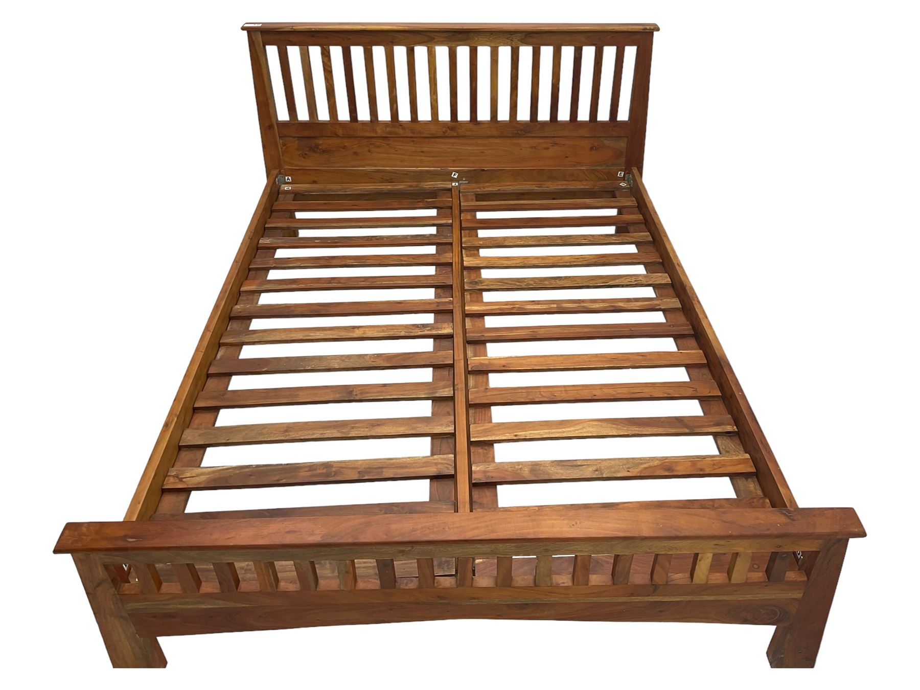 Hardwood 5' Kingsize bedstead 