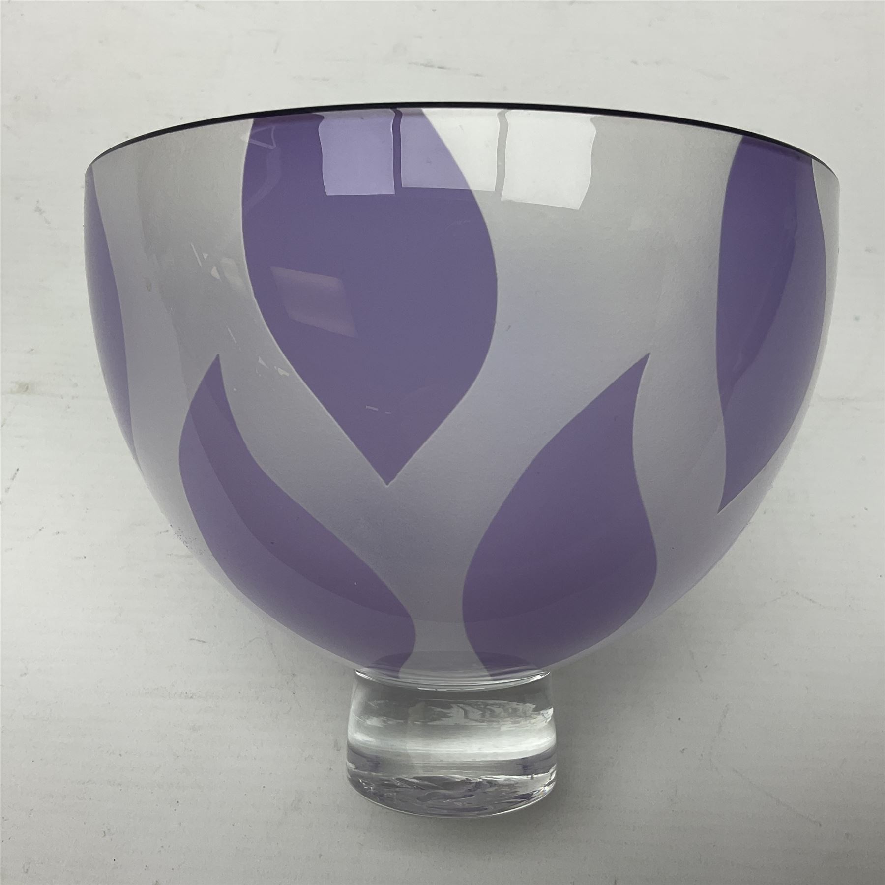 Stephen Gillies & Kate Jones contemporary studio glass bowl, signed, H11.5cm D14.5cm