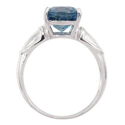 9ct white gold single stone London blue topaz ring, hallmarked, topaz approx 2.50 carat