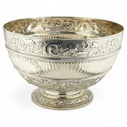 'Delwood Trophy in Memory of Col. H.H. Wilberforce' - A large Victorian silver rose bowl e...