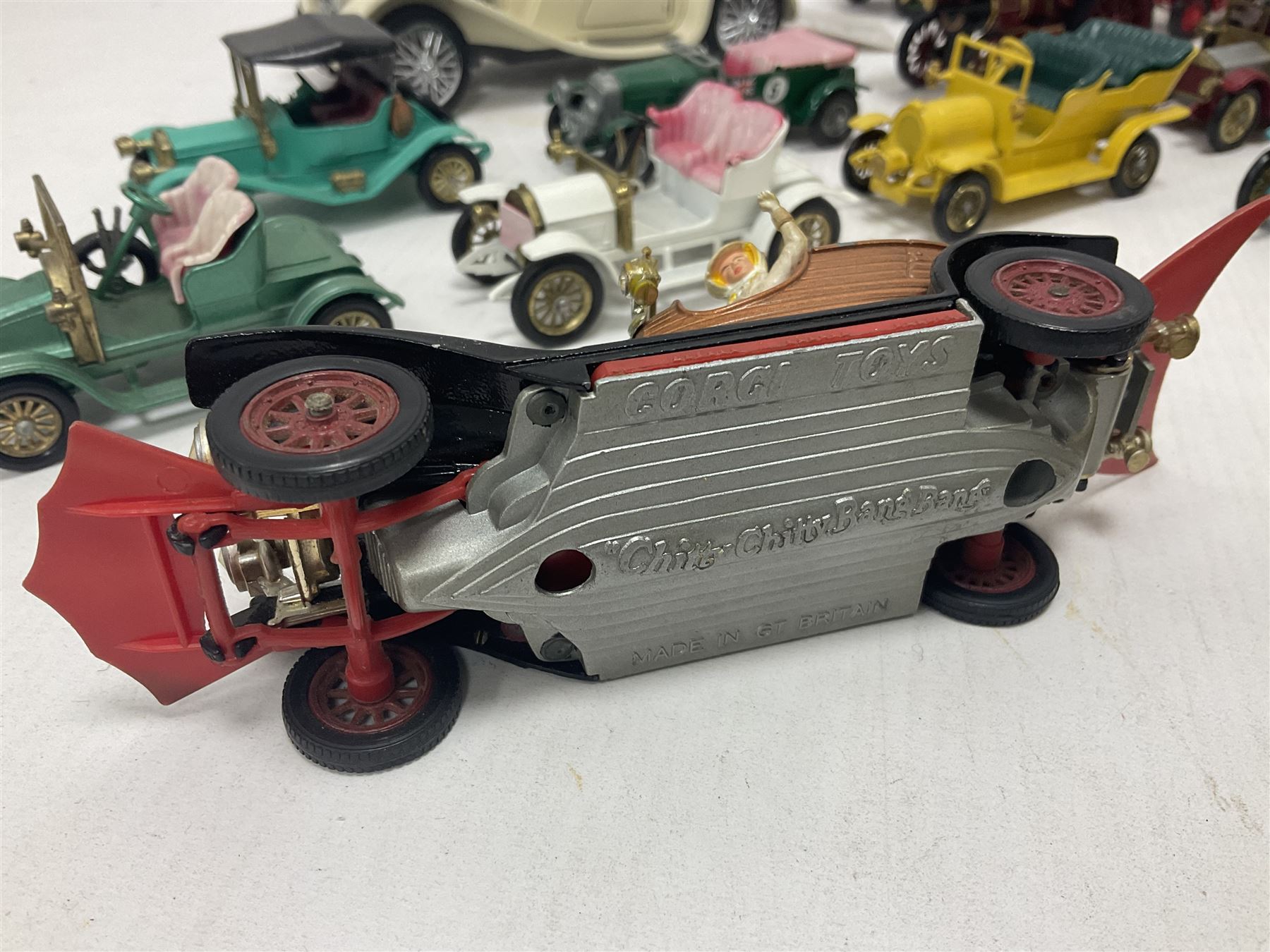 Approximately twenty eight die-cast scale model cars to include Corgi Chitty Chitty Bang Bang with three figures, Lesney/Matchbox Models of Yesteryear, Franklin Mint, Dinky etc 